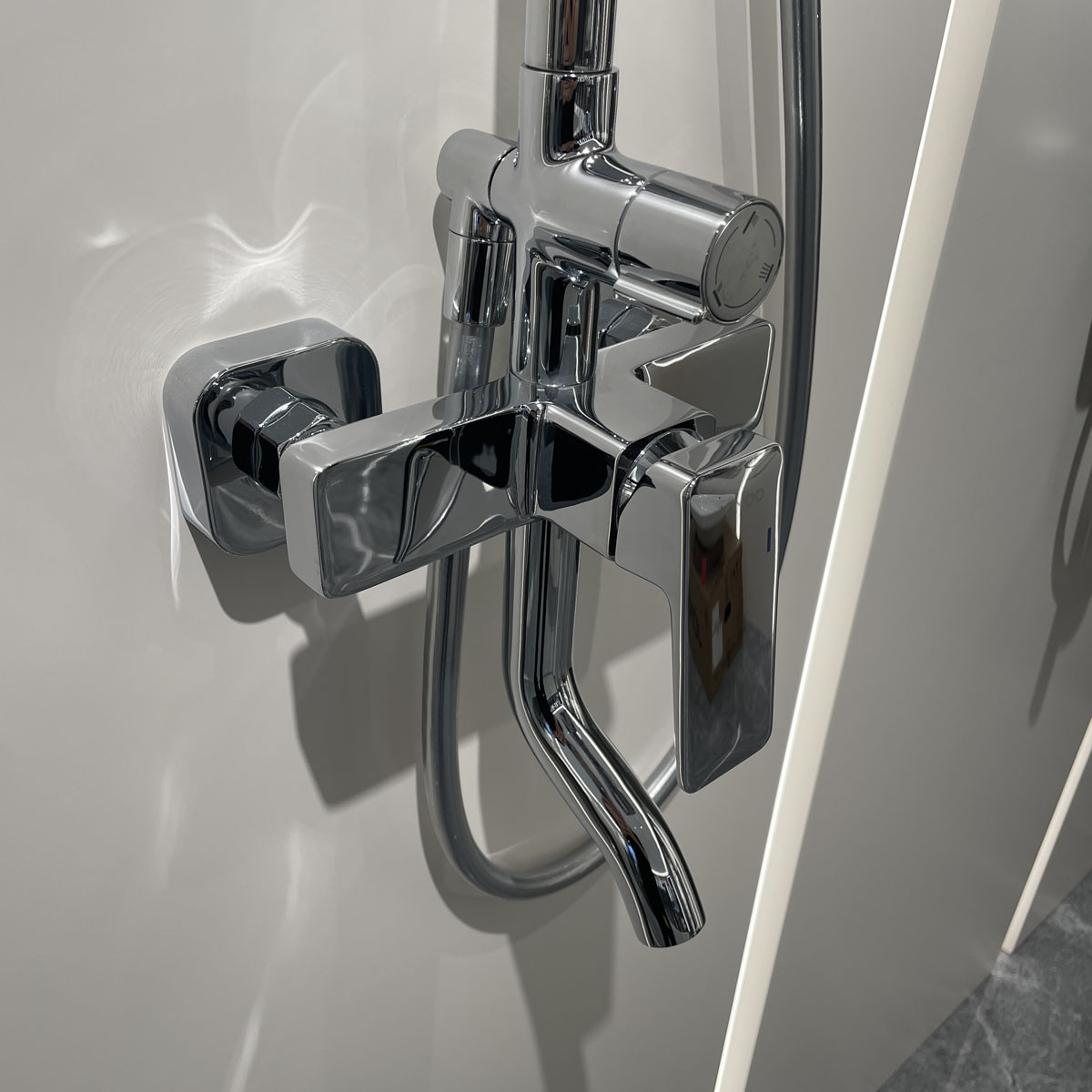 Sen cây tắm đứng nóng lạnh JOMOO 36437-477/1B-I011