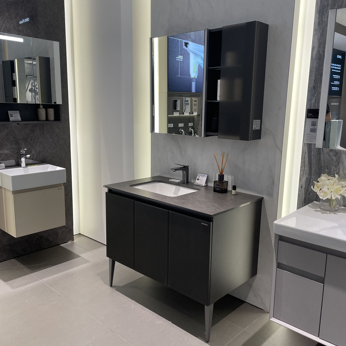 Bộ tủ chậu & tủ gương JOMOO A1269-168Z-S1 gương led tích hợp ổ điện