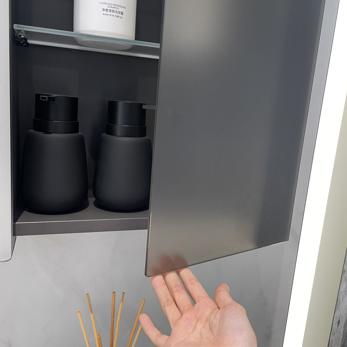 Bộ tủ chậu & tủ gương JOMOO A1269-168Z-S1 gương led tích hợp ổ điện