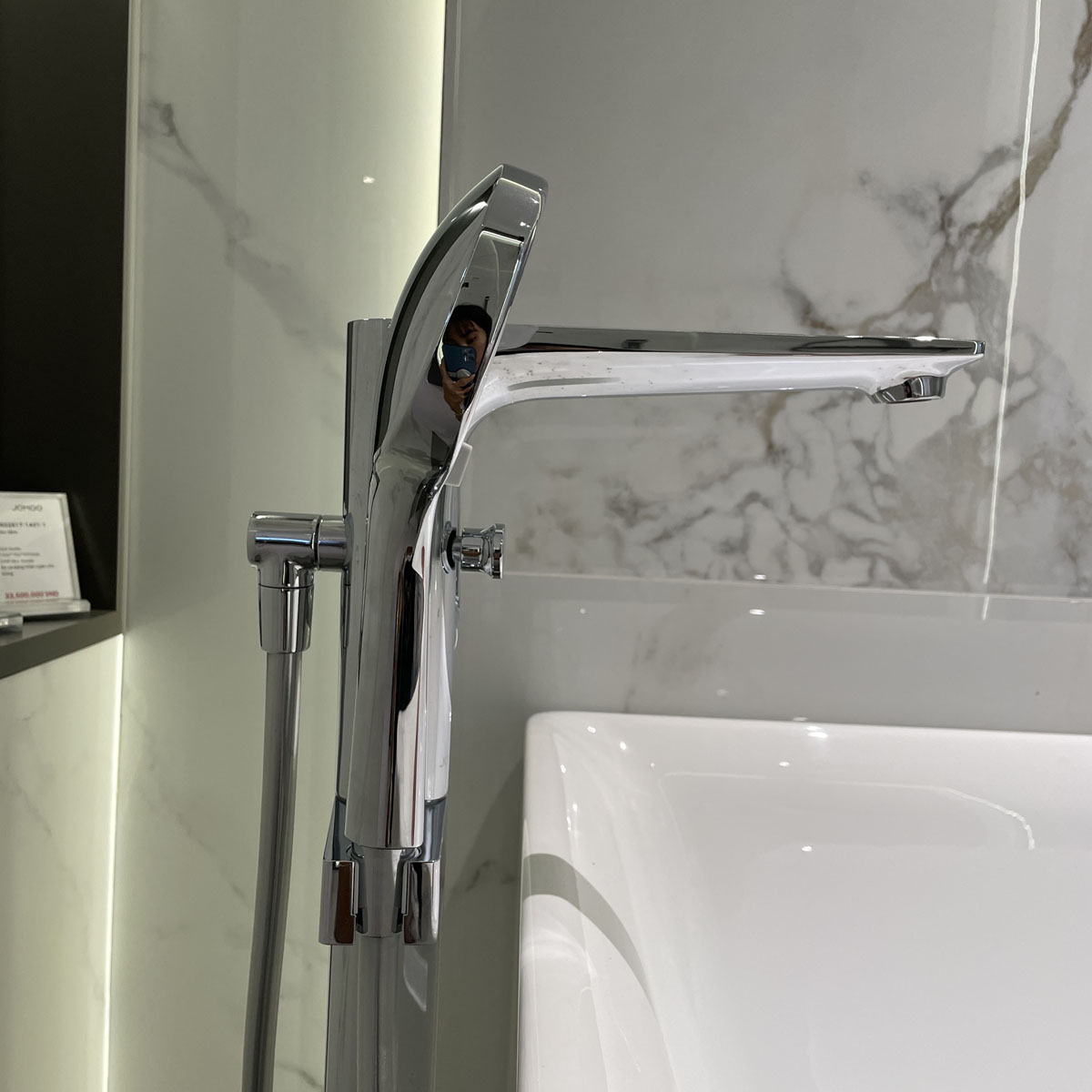 Vòi bồn tắm đặt sàn có tẩy cặn JOMOO P38008-684/1B-1