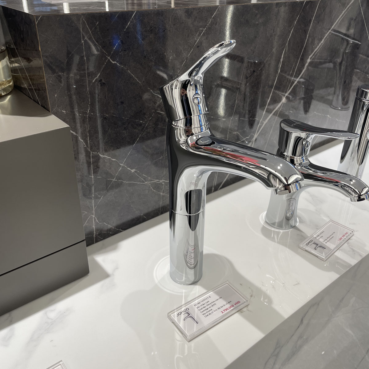 Vòi chậu lavabo nóng lạnh JOMOO 32162-147/1C1-Z