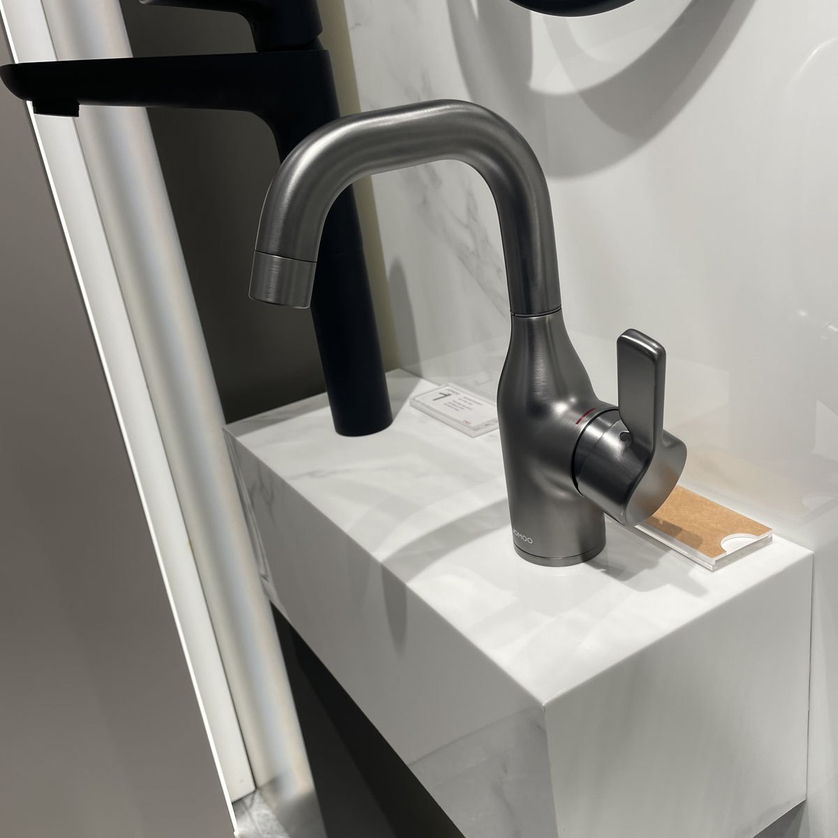 Vòi chậu lavabo nóng lạnh JOMOO 32261-123/1B-Z