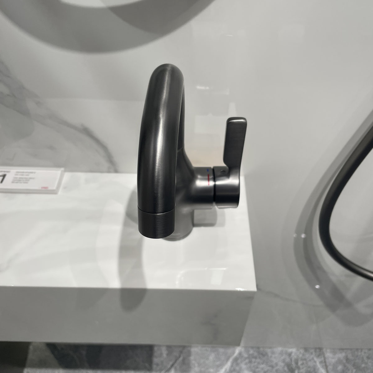 Vòi chậu lavabo nóng lạnh JOMOO 32261-123/1B-Z