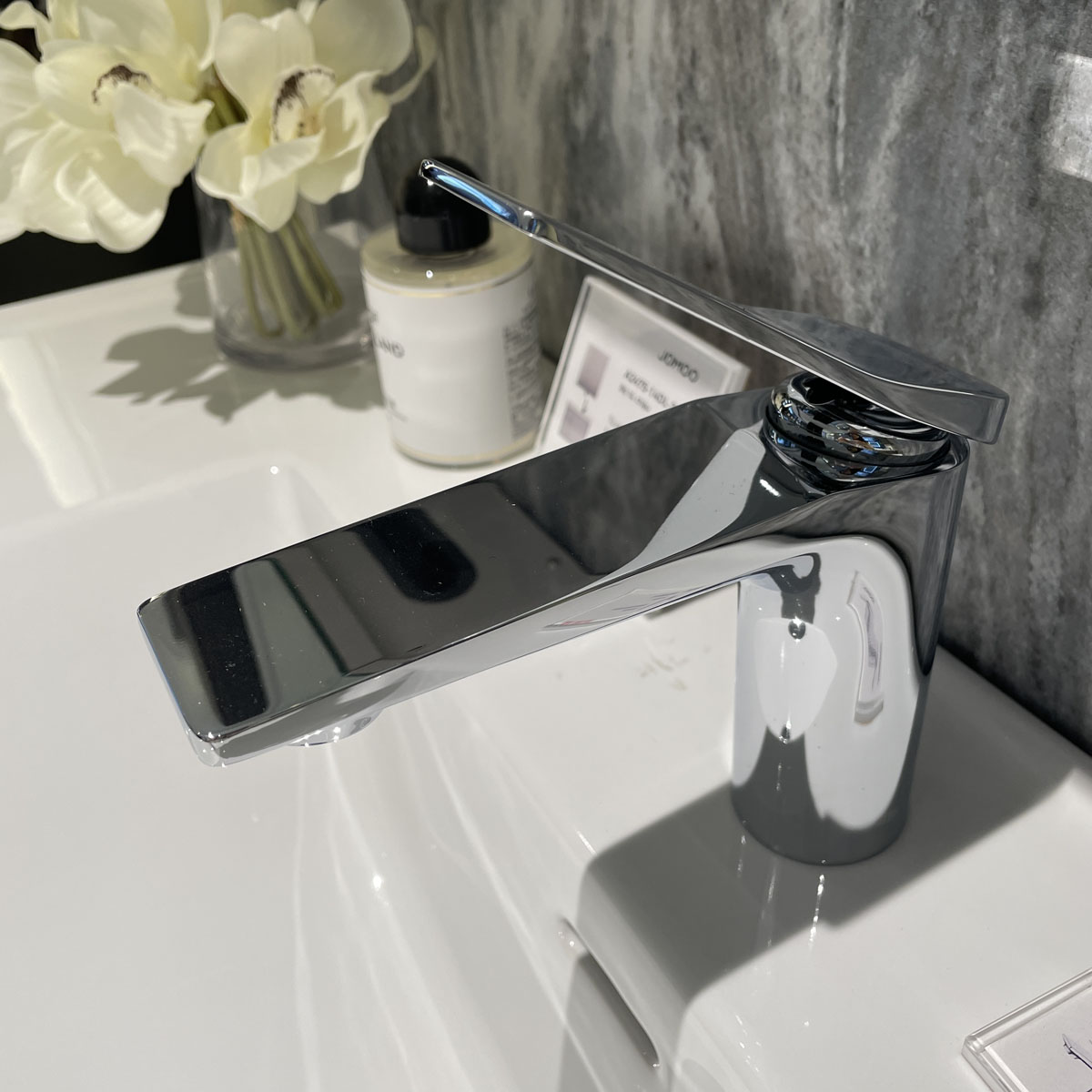 Vòi chậu lavabo nóng lạnh JOMOO 32305-456