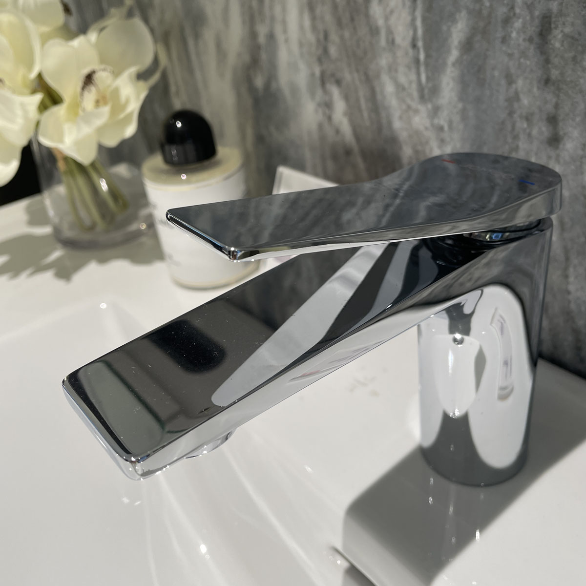 Vòi chậu lavabo nóng lạnh JOMOO 32305-456