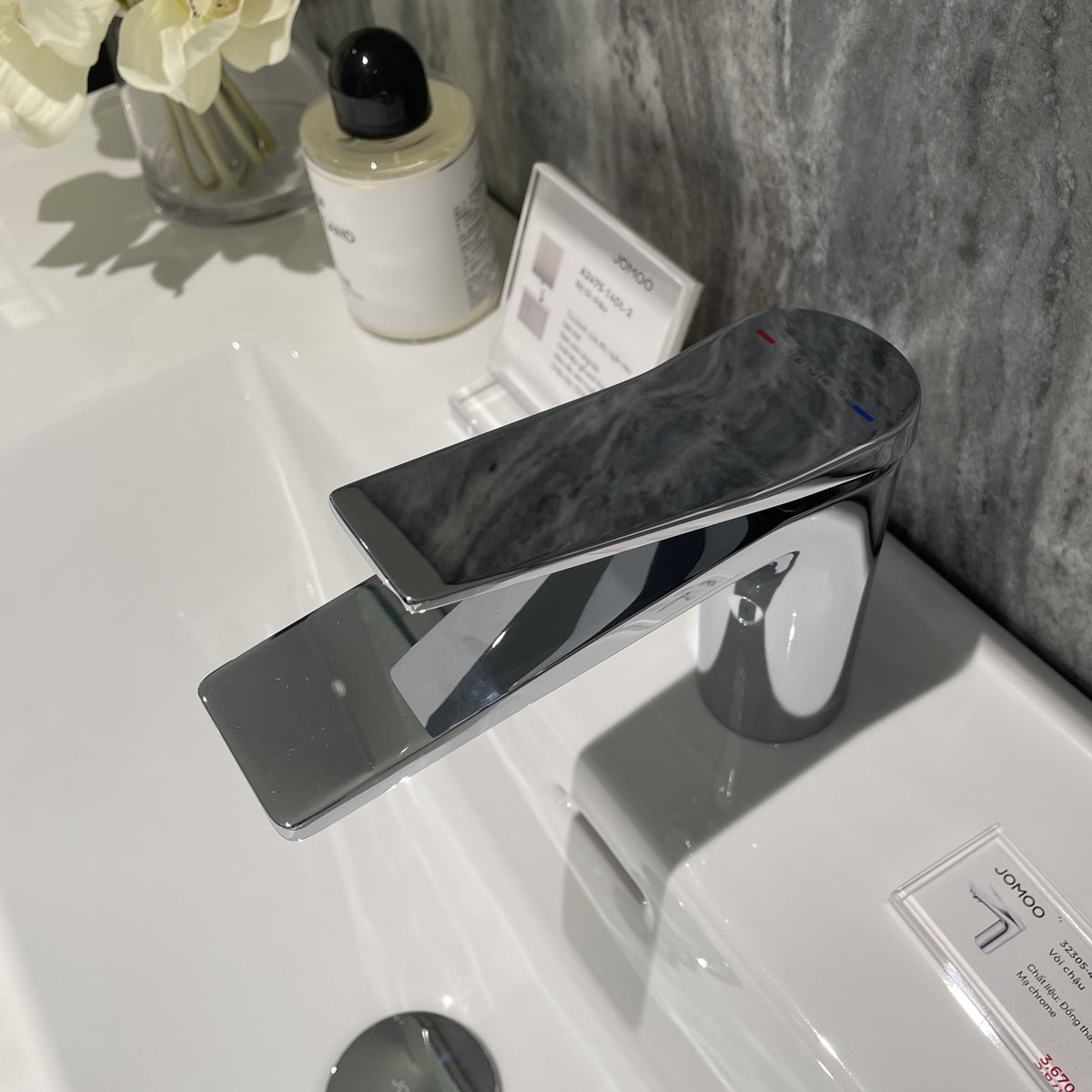 Vòi chậu lavabo nóng lạnh JOMOO 32305-456