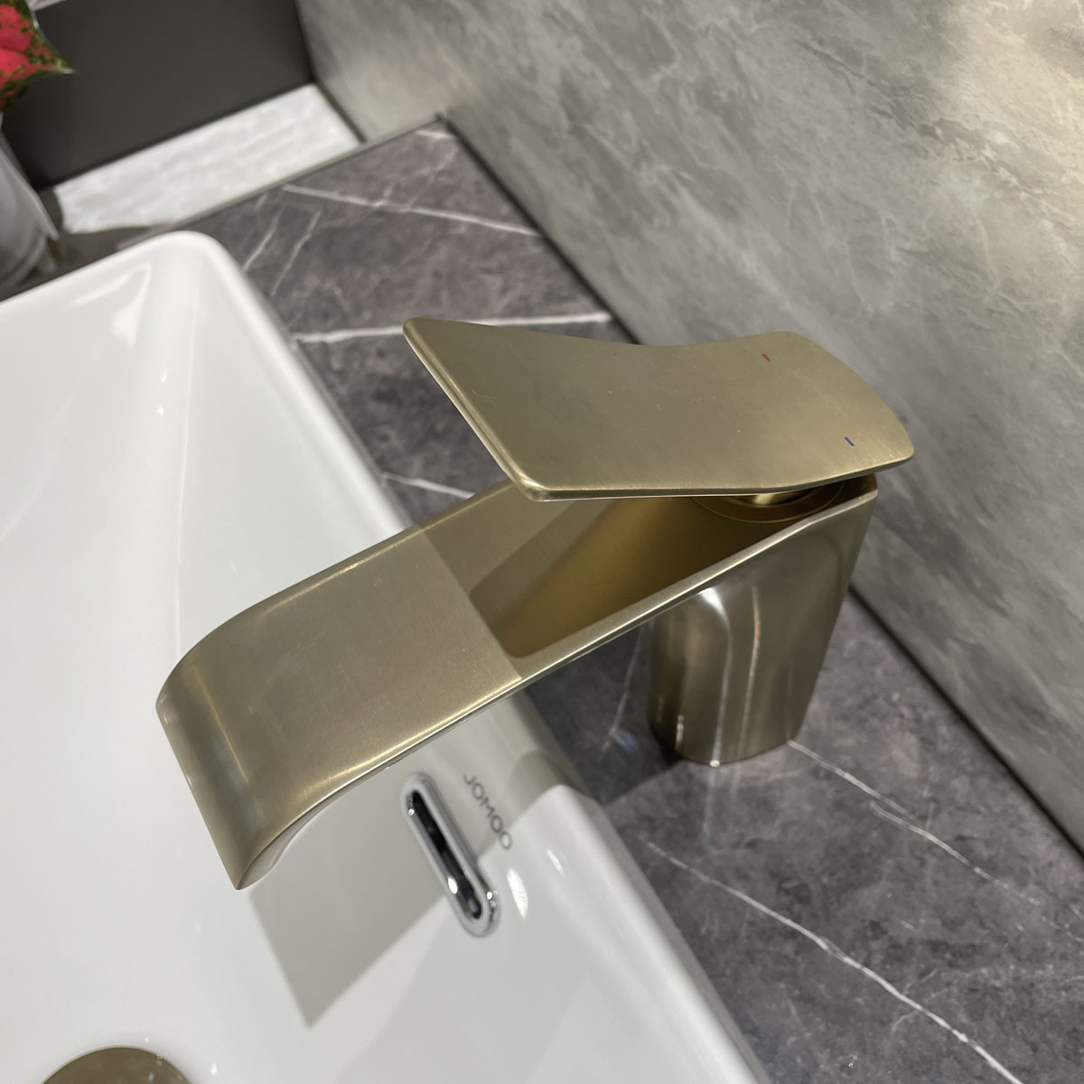 Vòi chậu lavabo nóng lạnh JOMOO 32405-673