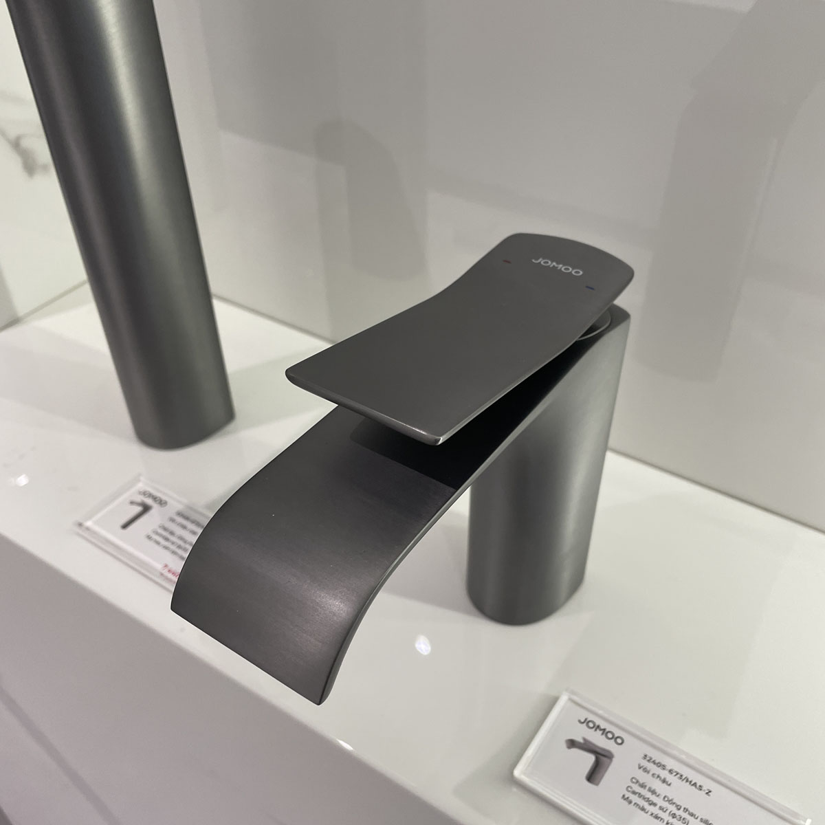 Vòi chậu lavabo nóng lạnh JOMOO 32405-673