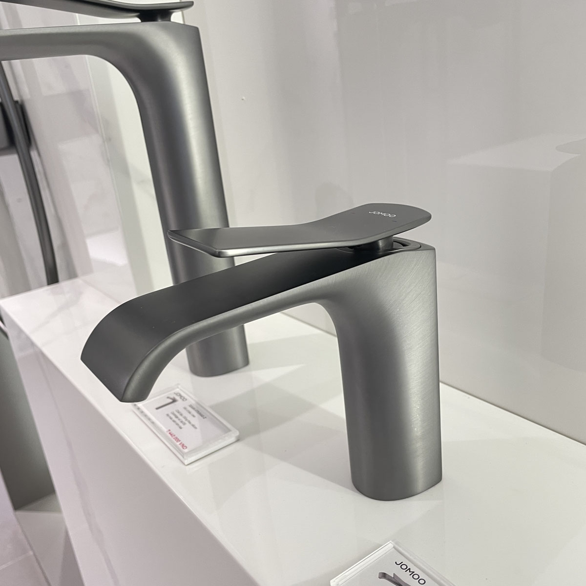 Vòi chậu lavabo nóng lạnh JOMOO 32405-673