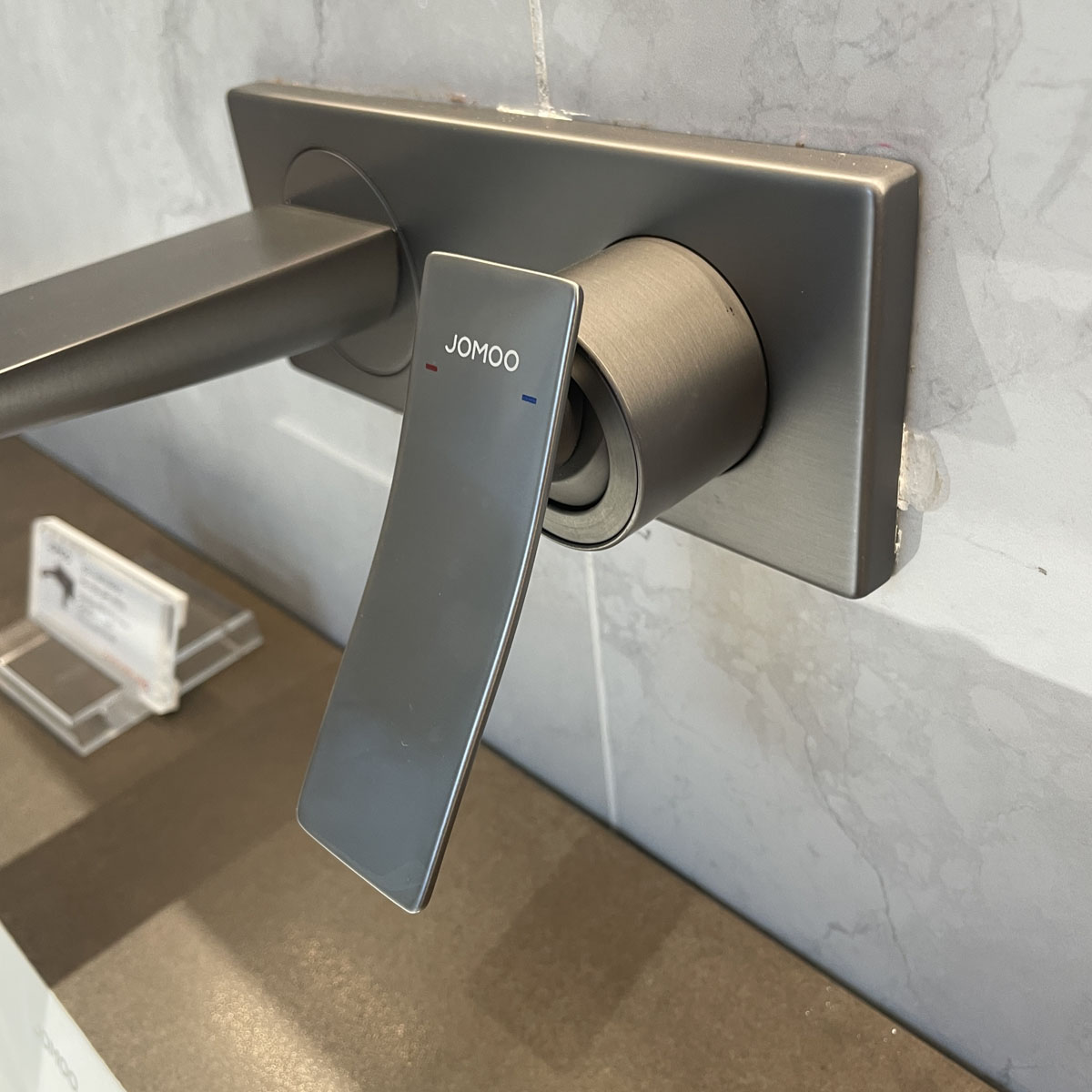 Vòi chậu lavabo gắn tường nóng lạnh JOMOO 32414-681