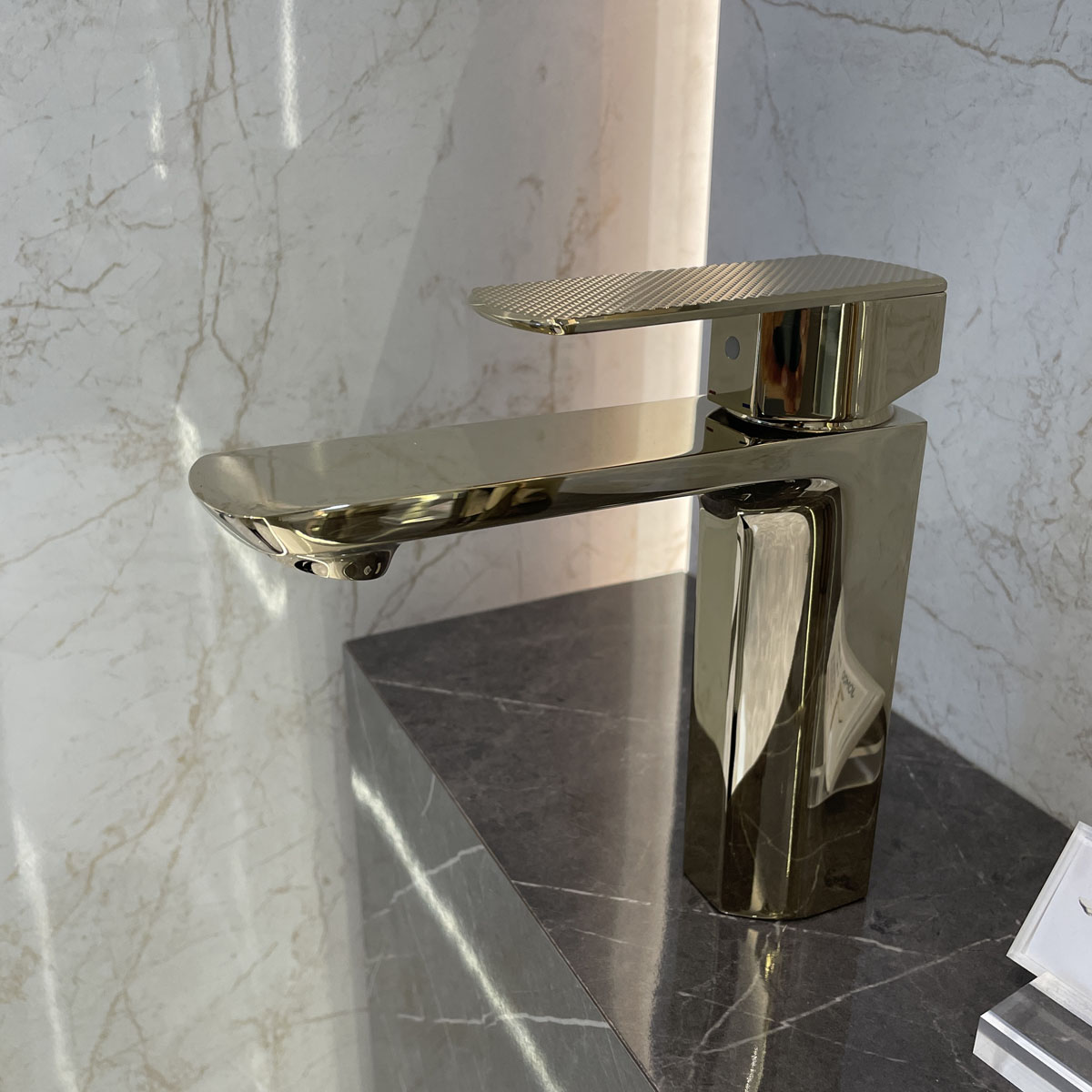 Vòi lavabo nóng lạnh JOMOO 32415