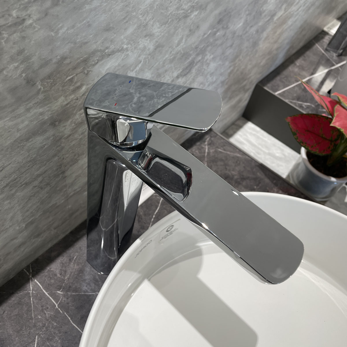 Vòi chậu lavabo nóng lạnh JOMOO 32416