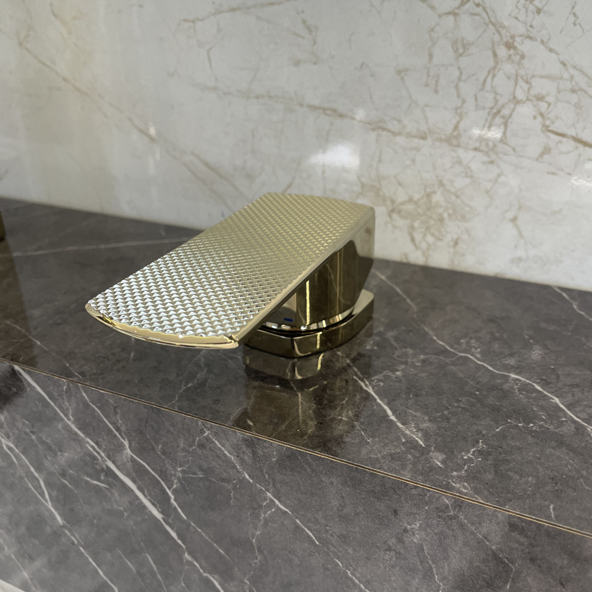 Vòi chậu lavabo nóng lạnh JOMOO 32426-715