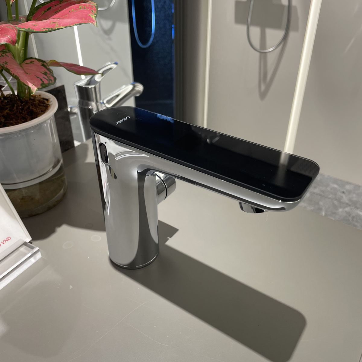 Vòi lavabo cảm ứng nhiệt độ JOMOO 32434-602/1B-Z