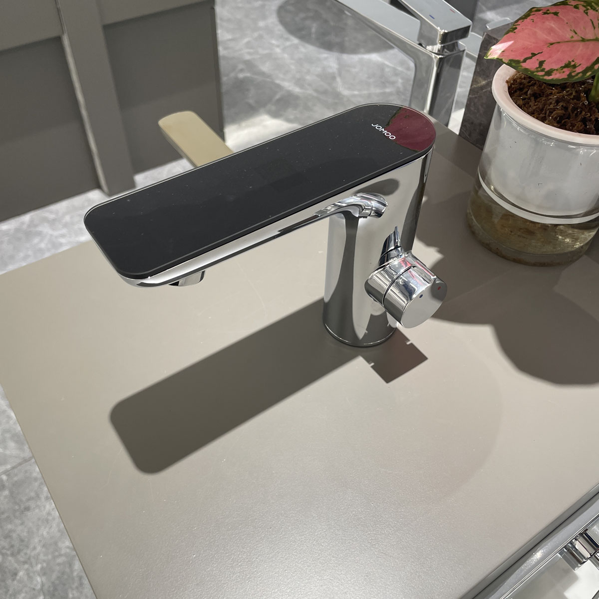 Vòi lavabo cảm ứng nhiệt độ JOMOO 32434-602/1B-Z