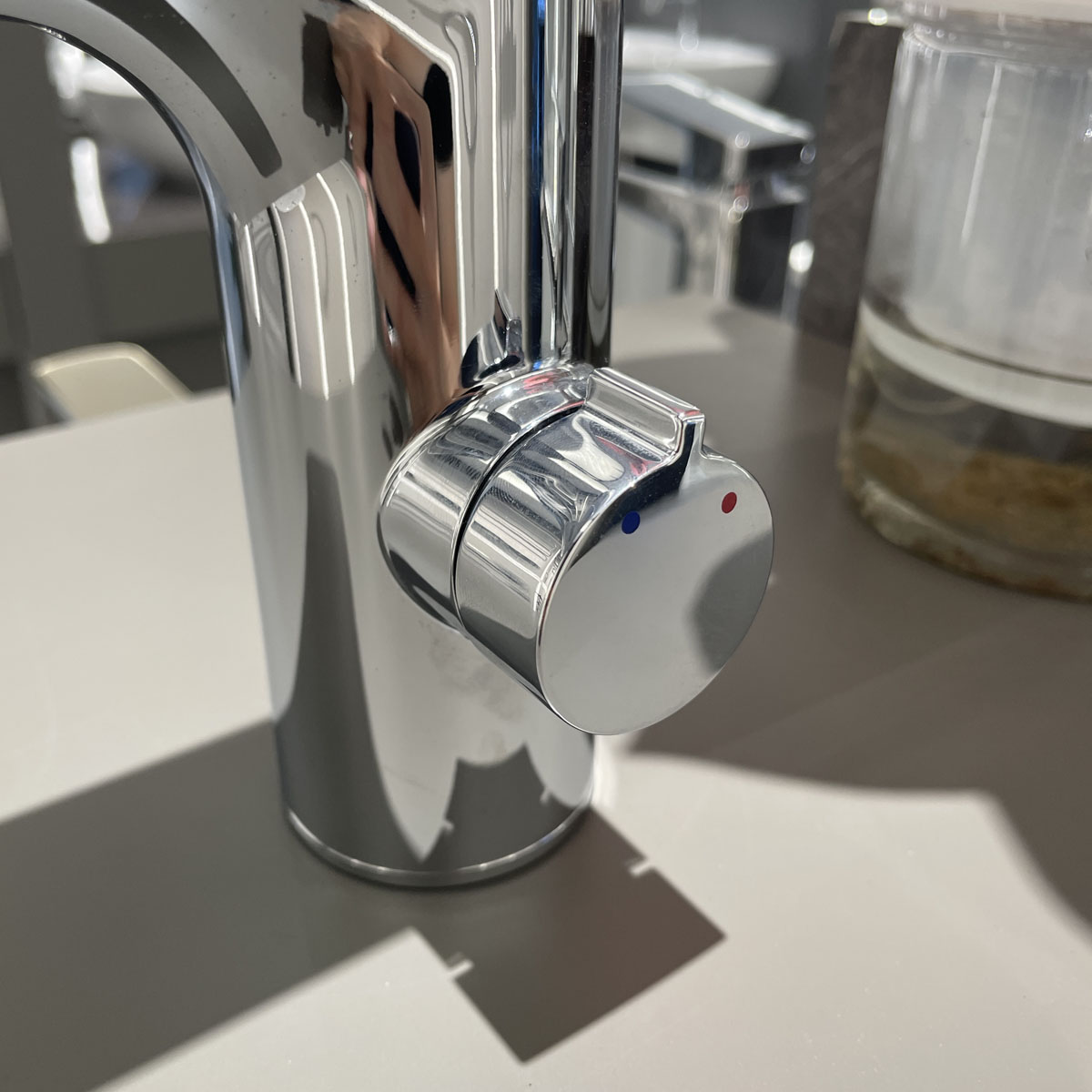 Vòi lavabo cảm ứng nhiệt độ JOMOO 32434-602/1B-Z