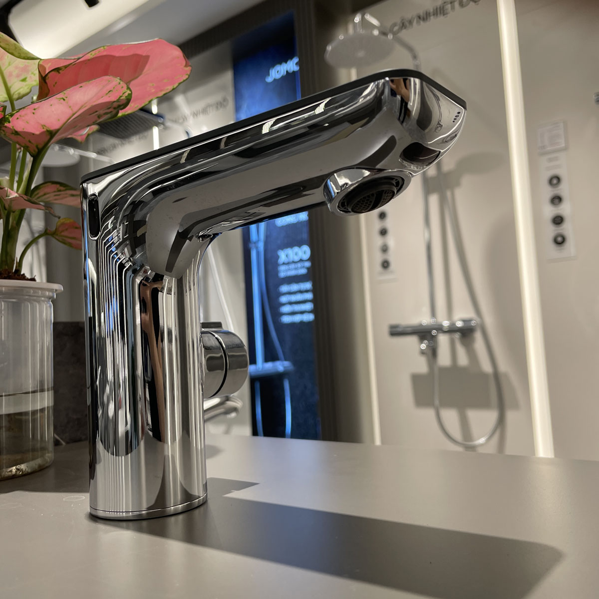 Vòi lavabo cảm ứng nhiệt độ JOMOO 32434-602/1B-Z