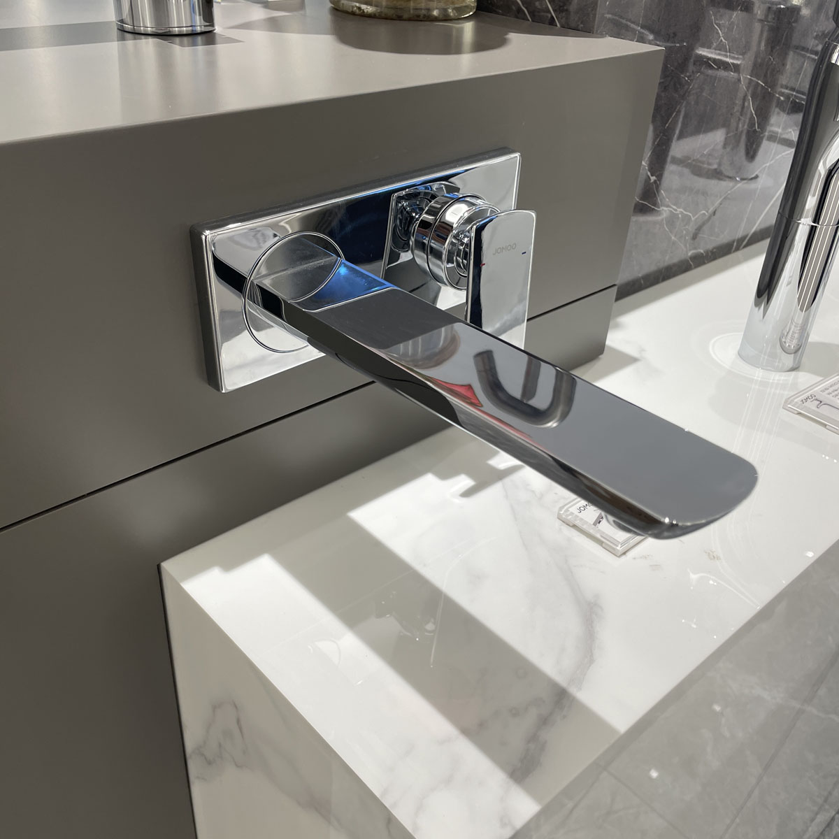 Vòi chậu lavabo nóng lạnh JOMOO 32435-718