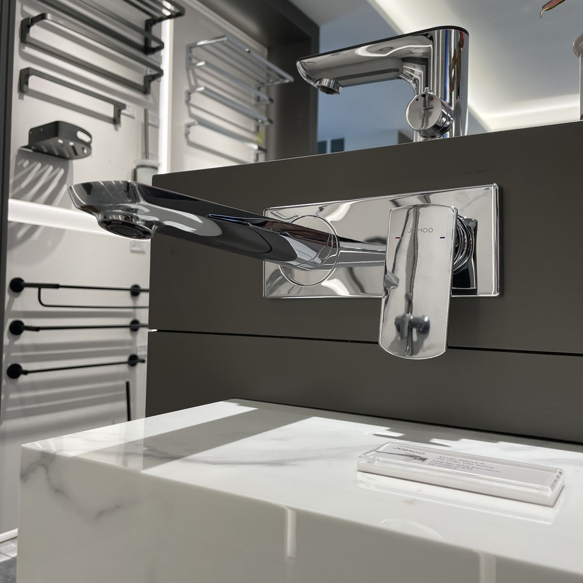 Vòi chậu lavabo nóng lạnh JOMOO 32435-718