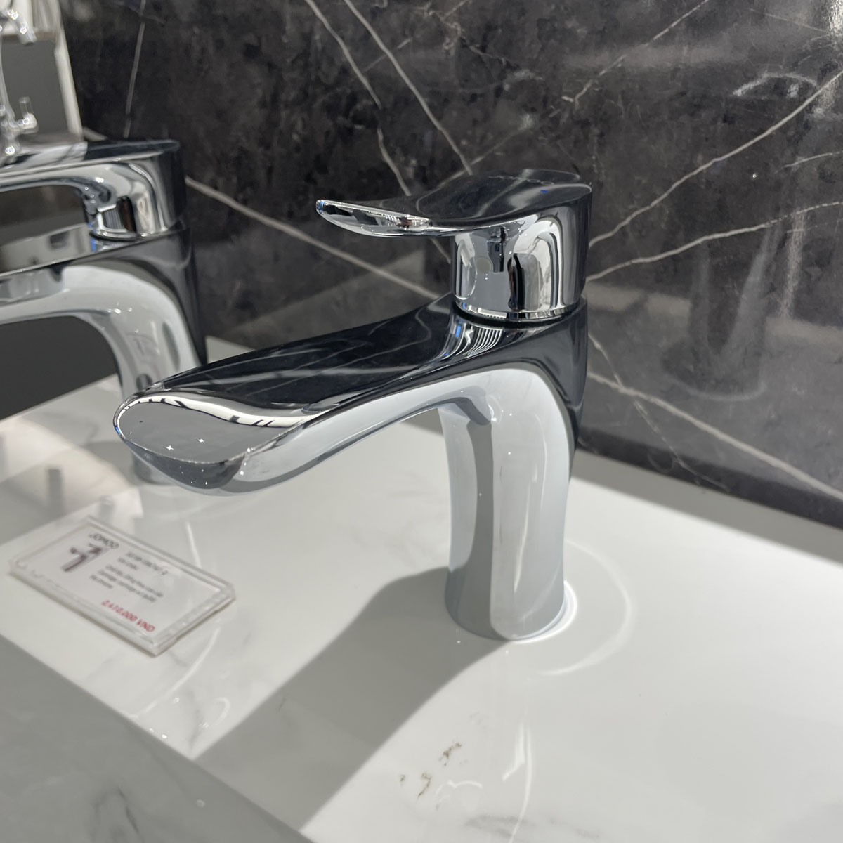 Vòi chậu lavabo nóng lạnh JOMOO 32436-526/1B-Z