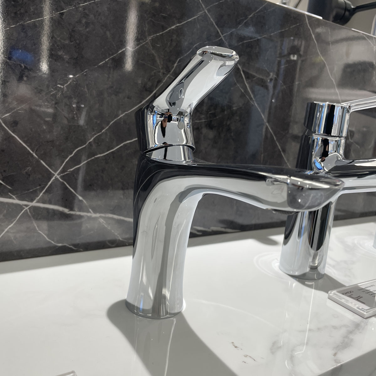 Vòi chậu lavabo nóng lạnh JOMOO 32436-526/1B-Z