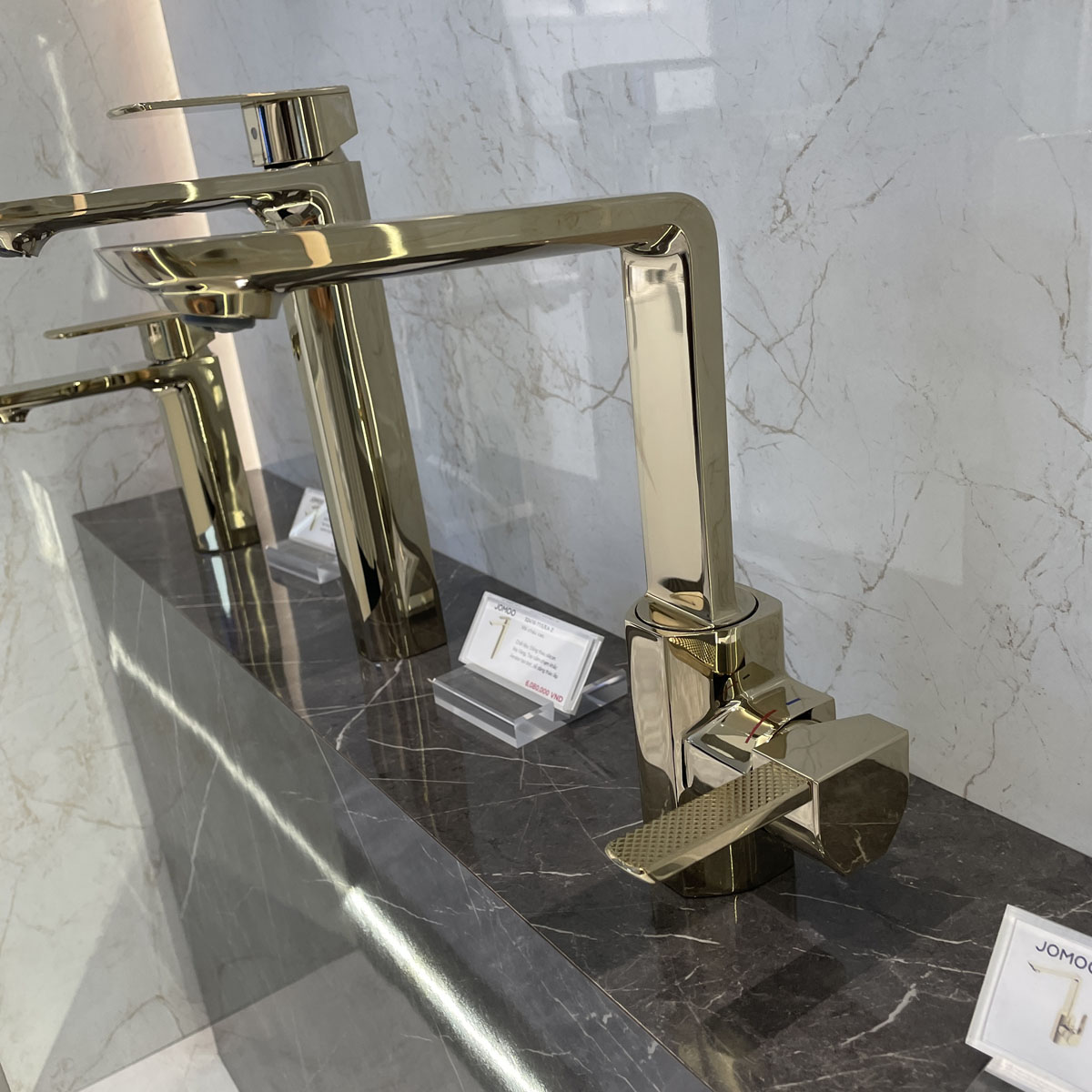 Vòi chậu lavabo nóng lạnh JOMOO 32437-716