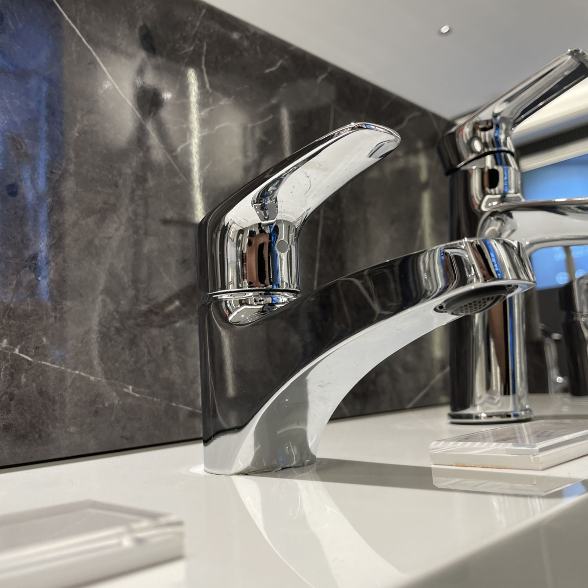 Vòi chậu lavabo nóng lạnh JOMOO 32729-820/1C-I011