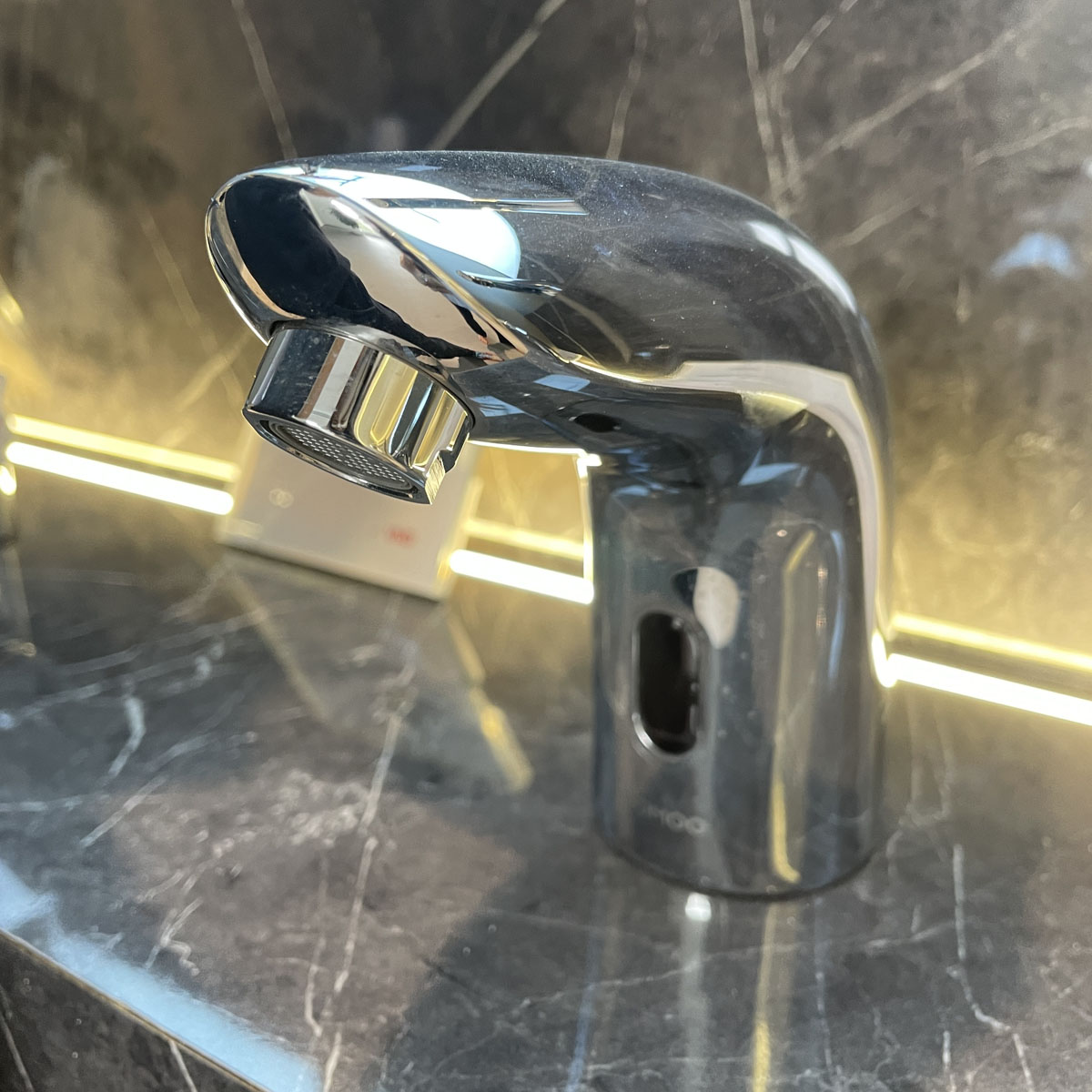 Vòi lavabo cảm ứng JOMOO 51E1170-11-CJM4