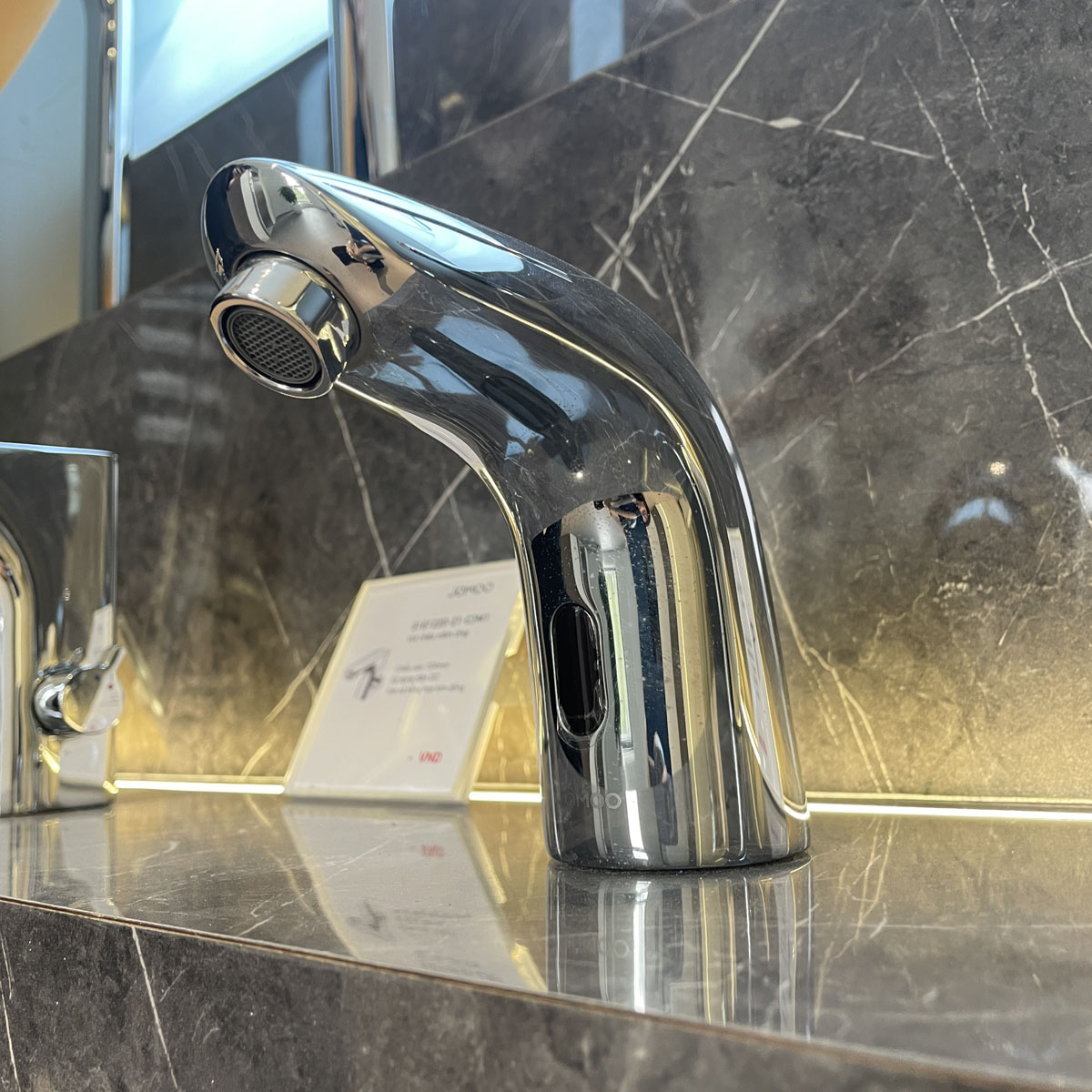 Vòi lavabo cảm ứng JOMOO 51E1170-11-CJM4