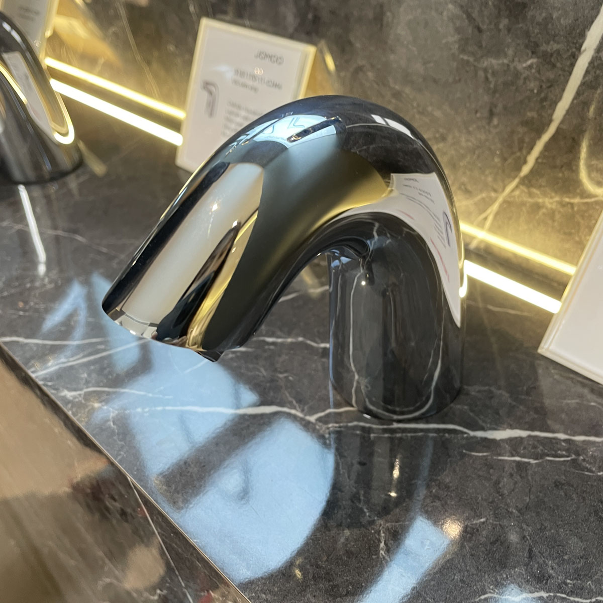 Vòi lavabo cảm ứng JOMOO 51E1210-11-CJM1