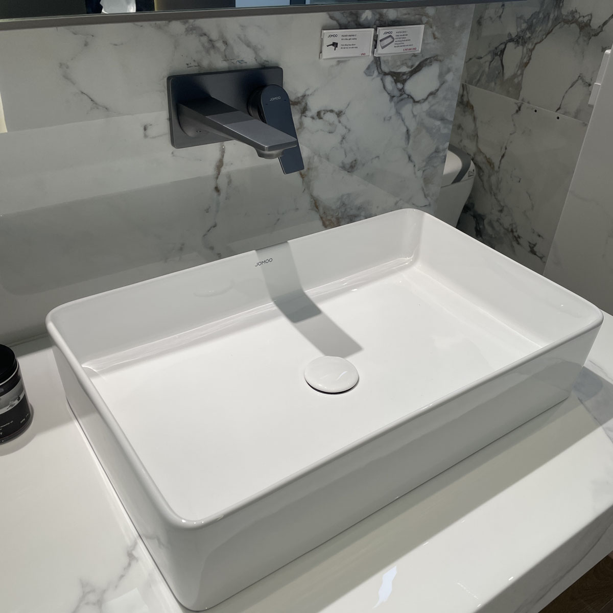 Vòi chậu lavabo nóng lạnh gắn tường JOMOO P32303-456