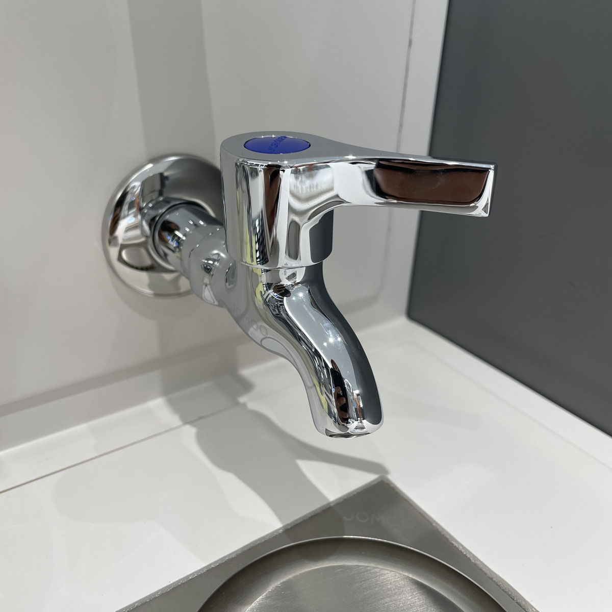 Vòi lạnh gắn tường JOMOO 7104-183/1C-I012