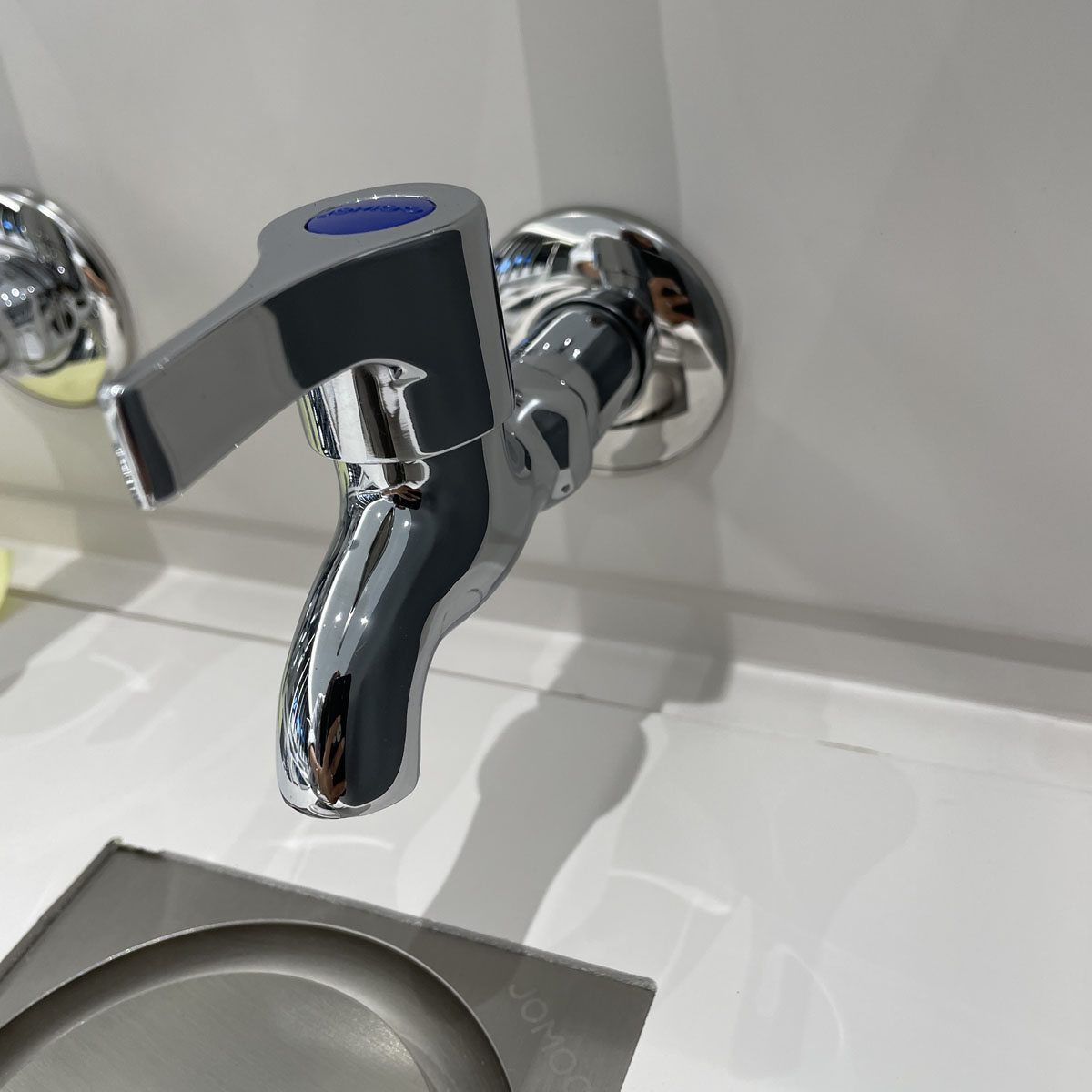 Vòi lạnh gắn tường JOMOO 7104-183/1C-I012