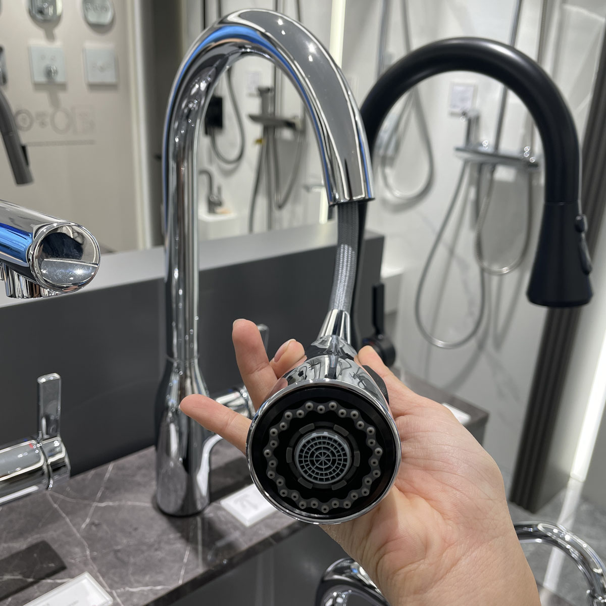 Vòi rửa chén bát nóng lạnh dây rút JOMOO 33138-123