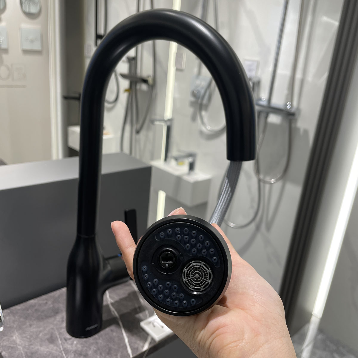 Vòi rửa chén bát nóng lạnh dây rút JOMOO 33138-123