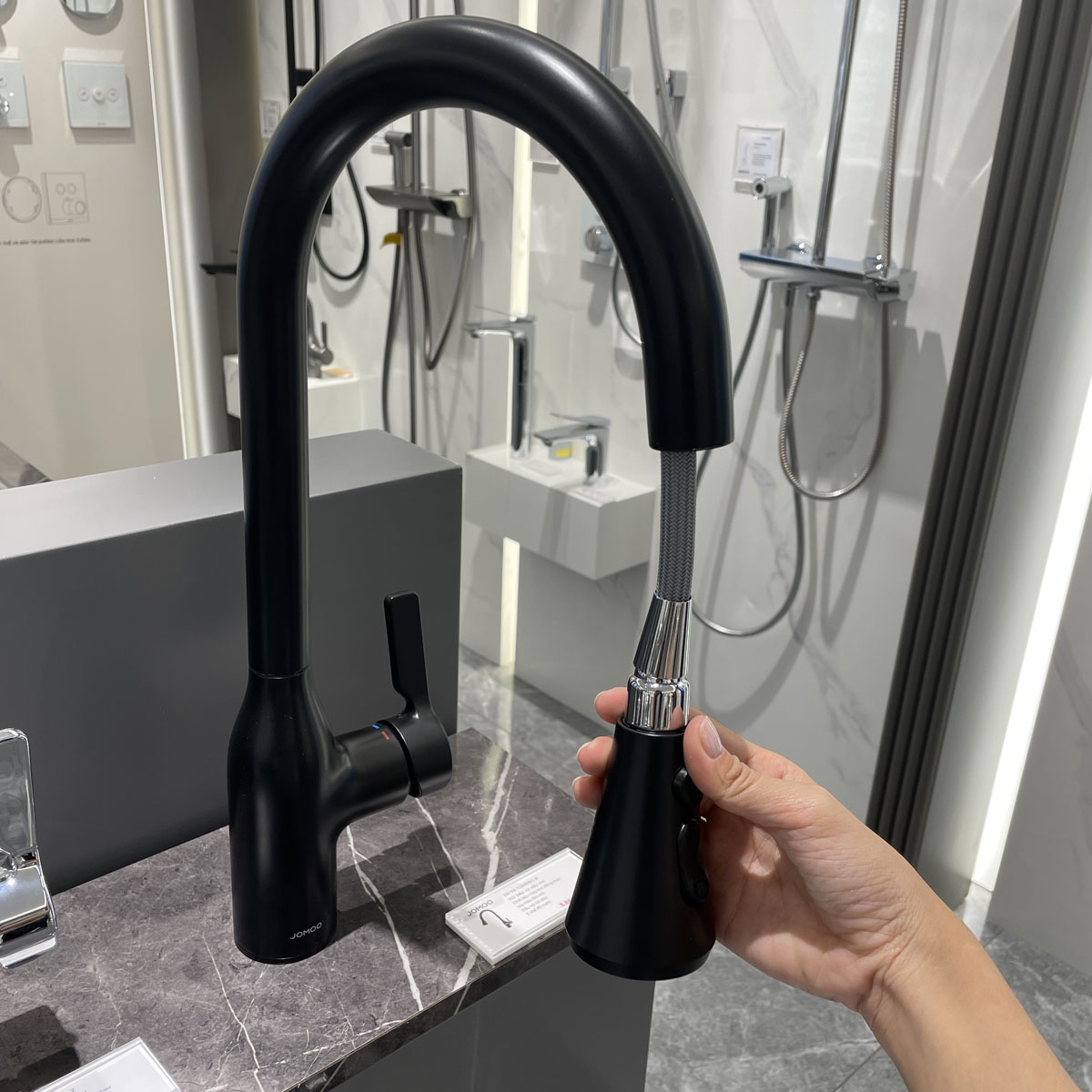 Vòi rửa chén bát nóng lạnh dây rút JOMOO 33138-123