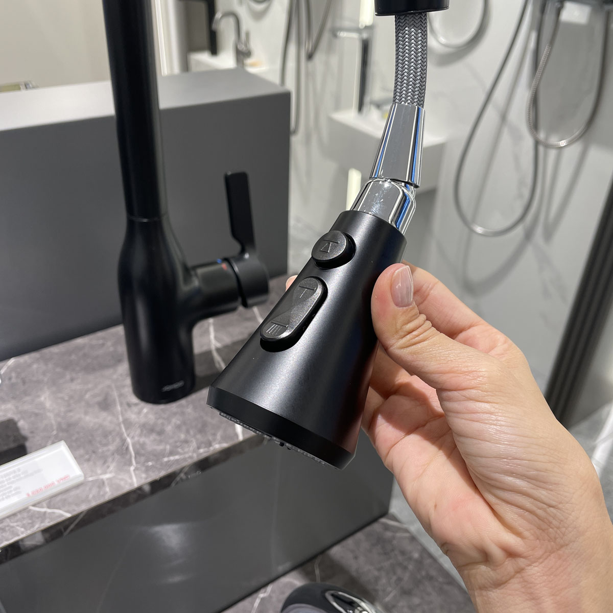 Vòi rửa chén bát nóng lạnh dây rút JOMOO 33138-123