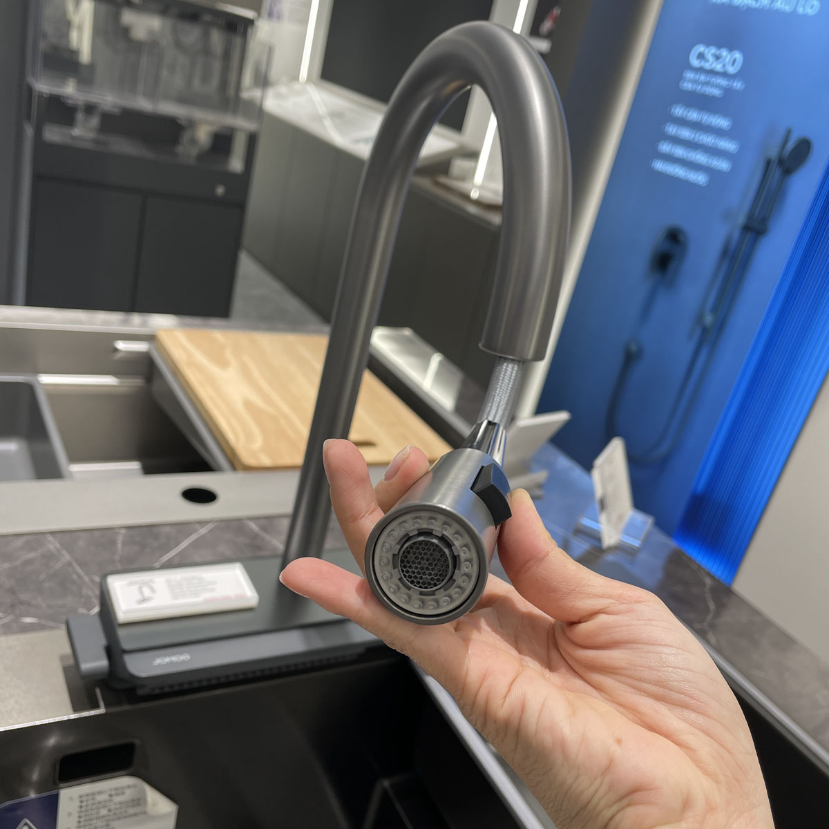 Vòi rửa chén bát nóng lạnh dây rút và kèm vòi rửa thác JOMOO 33171-733/HBS-Z