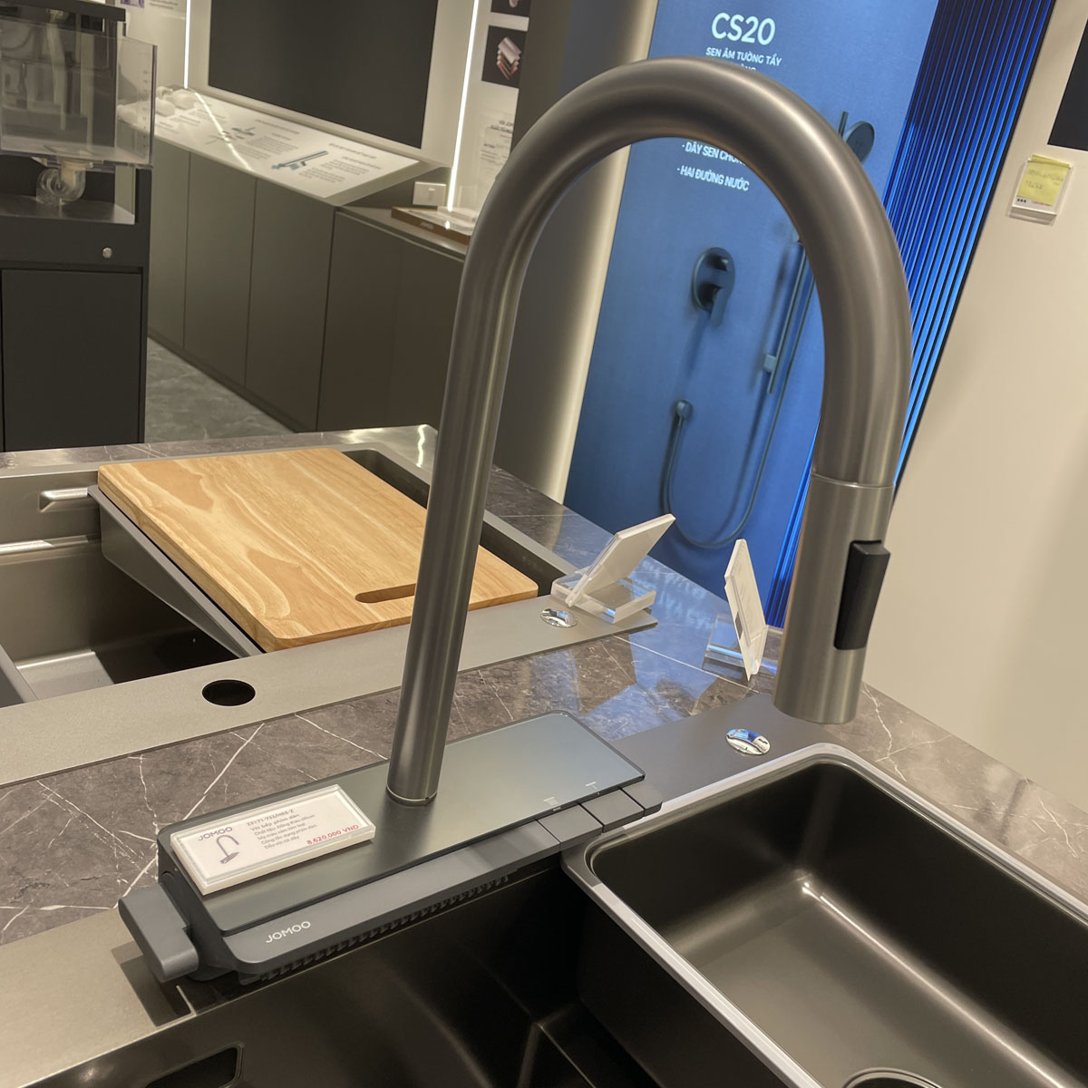 Vòi rửa chén bát nóng lạnh dây rút và kèm vòi rửa thác JOMOO 33171-733/HBS-Z