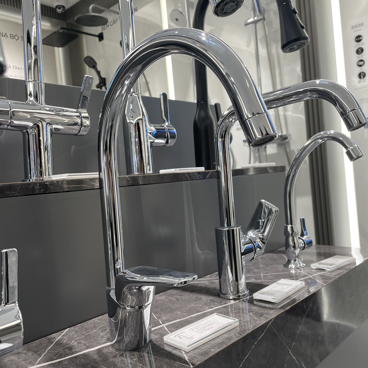 Vòi rửa chén bát nóng lạnh JOMOO 3333-476/1B-Z