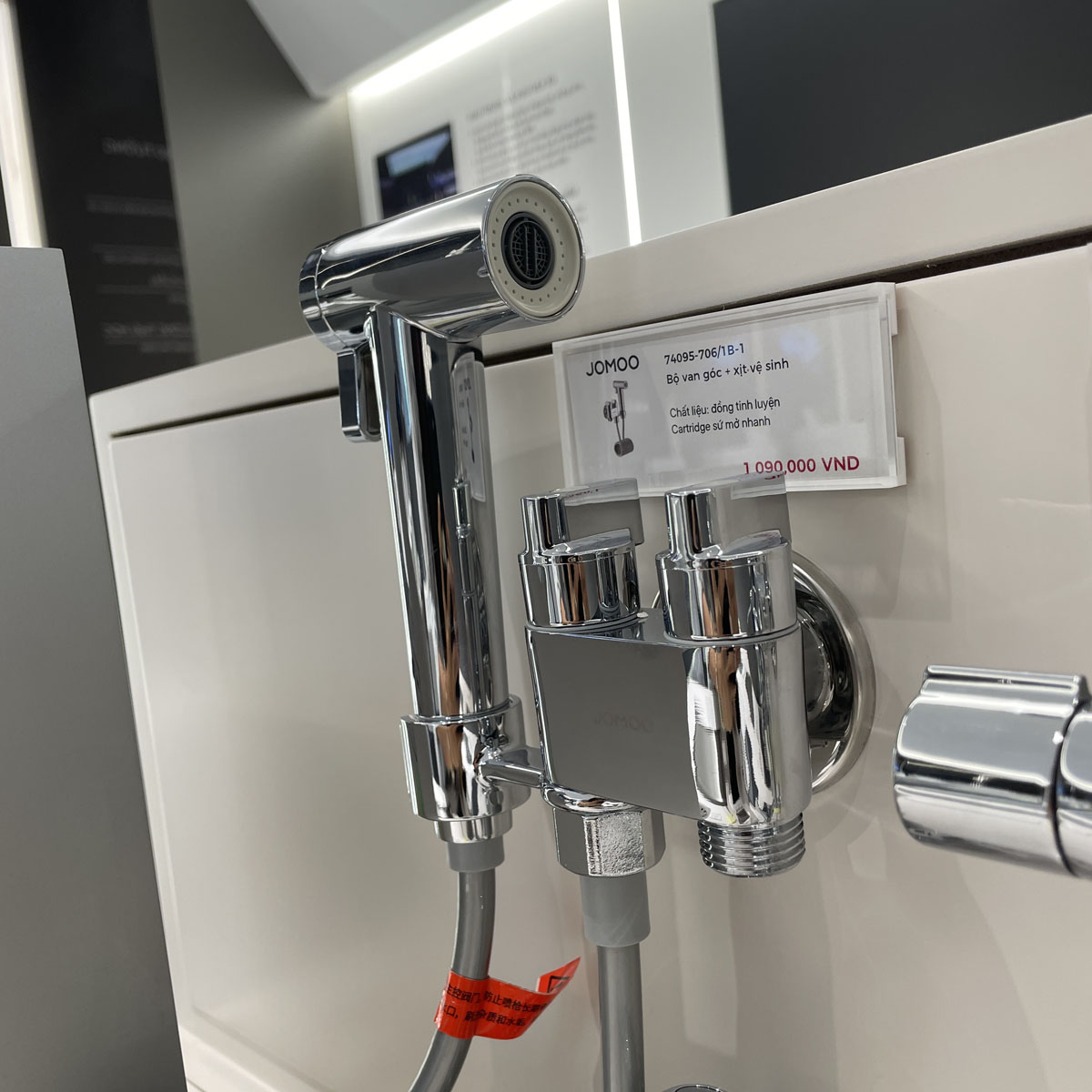 Vòi xịt vệ sinh kết hợp van góc JOMOO 74095-706/1B-1