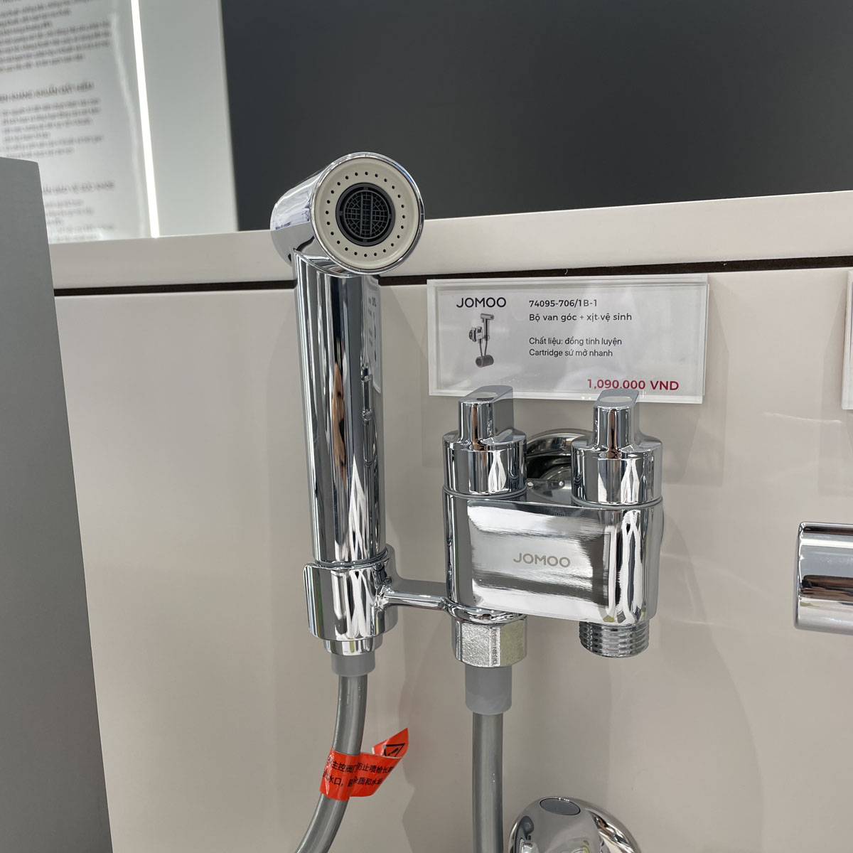 Vòi xịt vệ sinh kết hợp van góc JOMOO 74095-706/1B-1