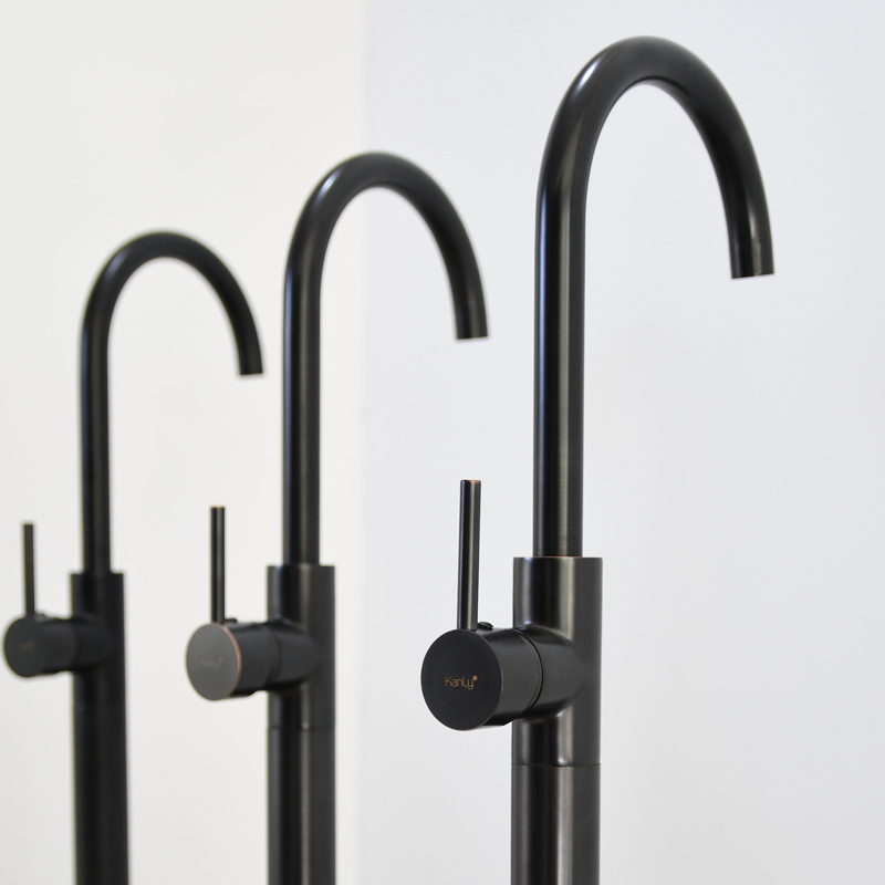 Vòi đặt sàn bằng đồng Kanly GCAH6B