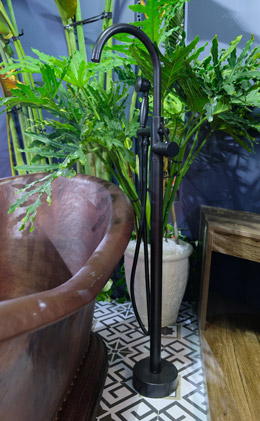 Sen tắm đặt sàn bằng đồng Kanly GCS06B