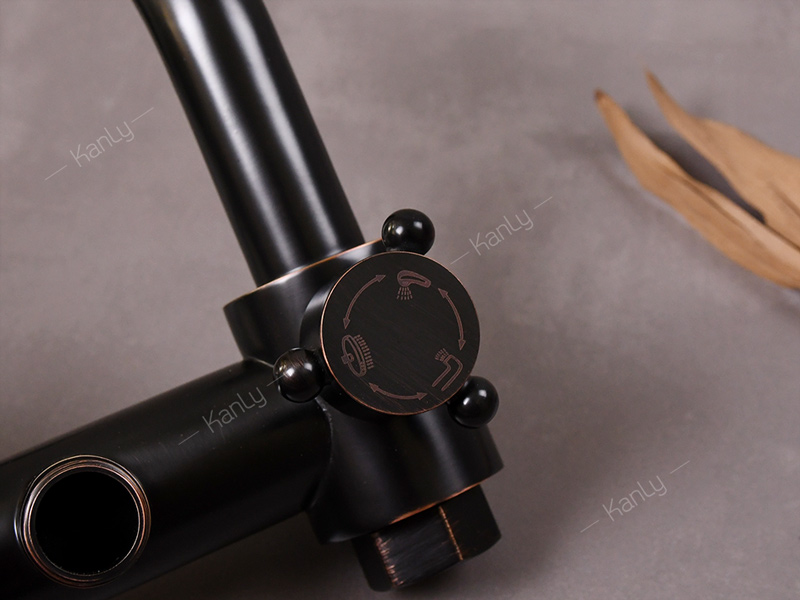 Sen tắm đứng bằng đồng Kanly GCS18B