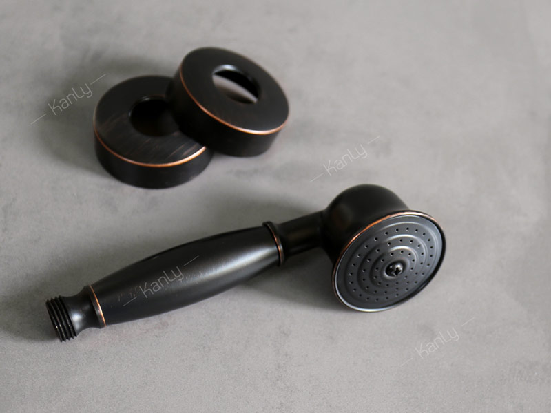 Sen tắm gắn tường nóng lạnh màu đen Kanly GCS20B