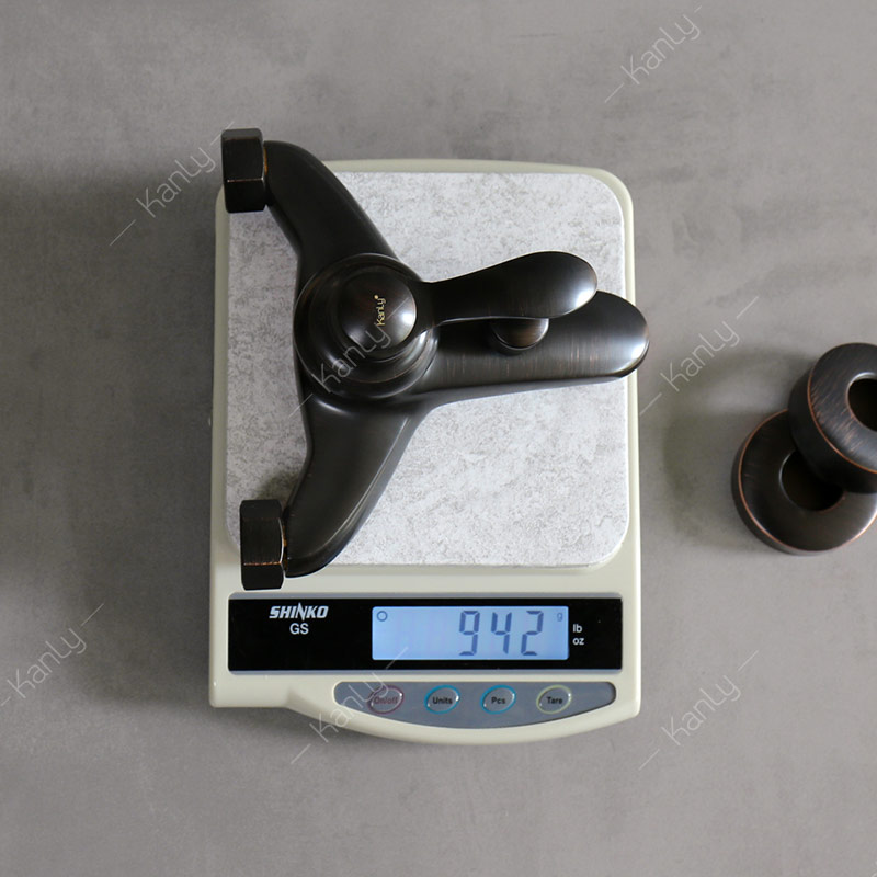 Sen tắm gắn tường nóng lạnh màu đen Kanly GCS20B