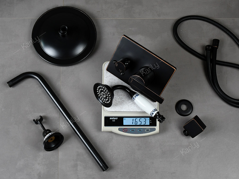 Sen tắm âm tường bằng đồng màu đen Kanly GCS75B