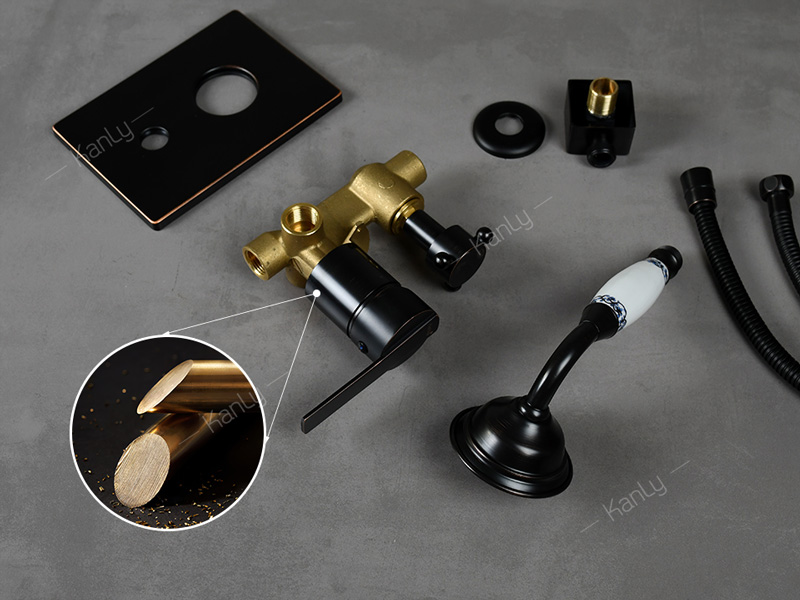 Sen tắm âm tường bằng đồng màu đen Kanly GCS75B