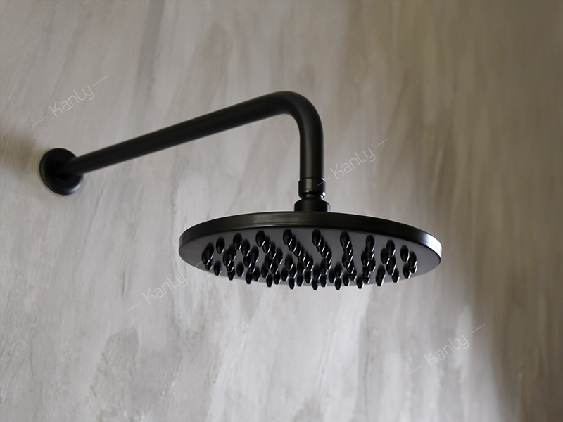 Sen tắm âm tường bằng đồng màu đen Kanly GCS75B